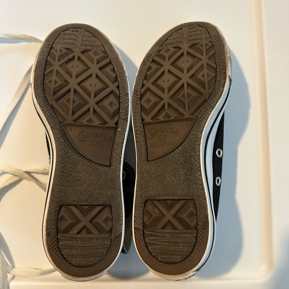 Converse - Picture 2 of 7